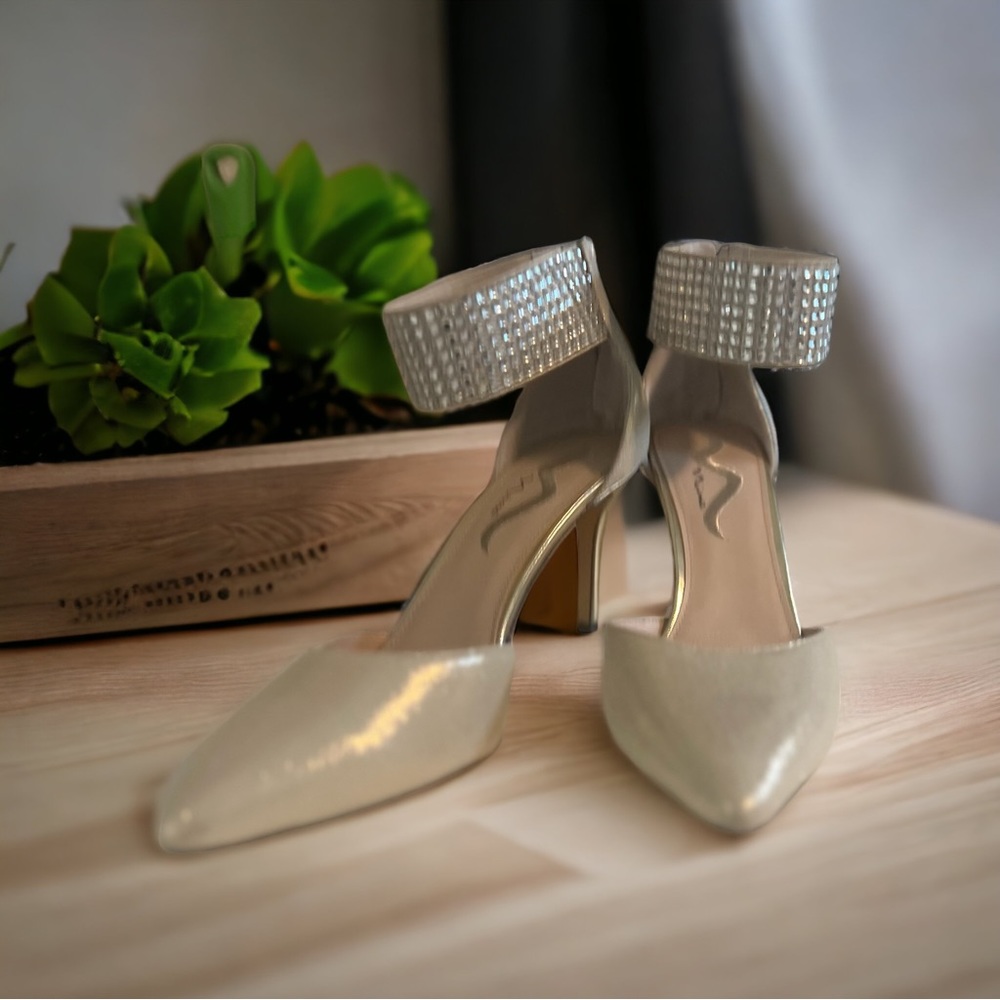 Nina Pewter/Gold Pumps SZ 11 (but fit SZ10)